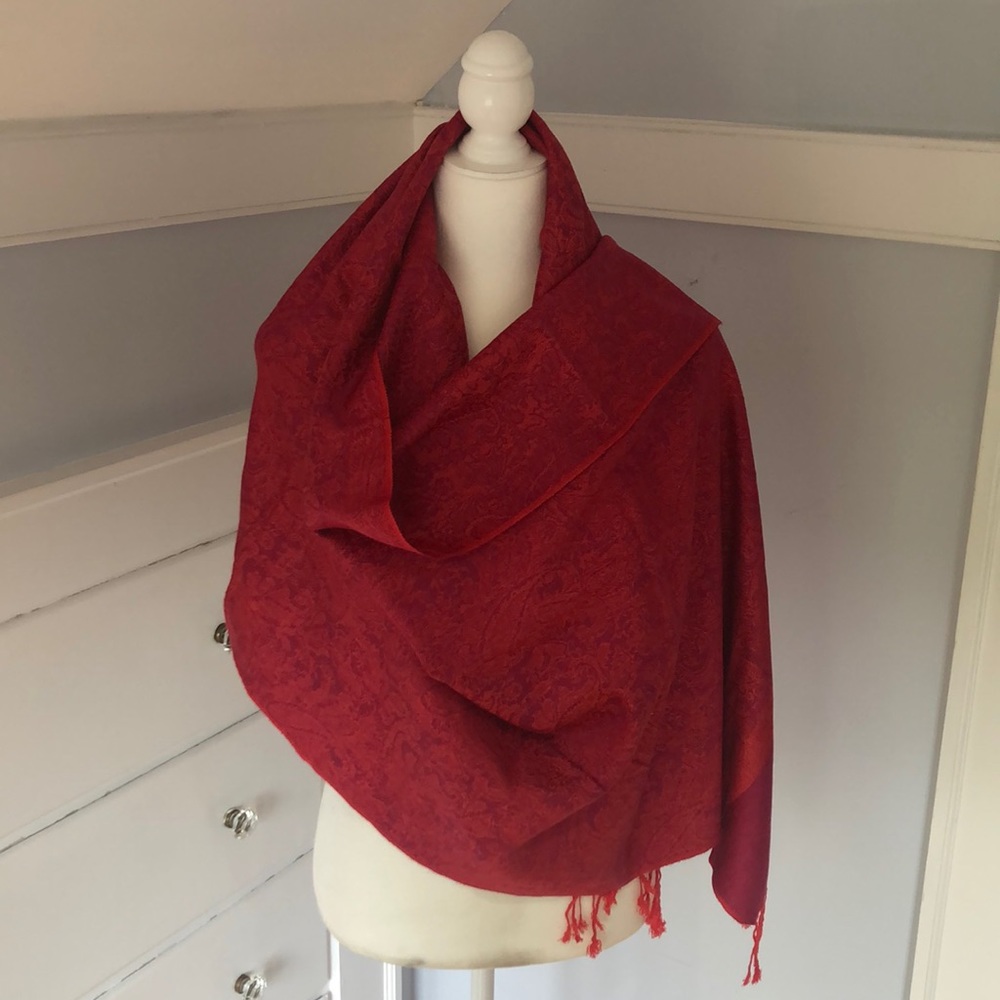 New/never worn pashmina